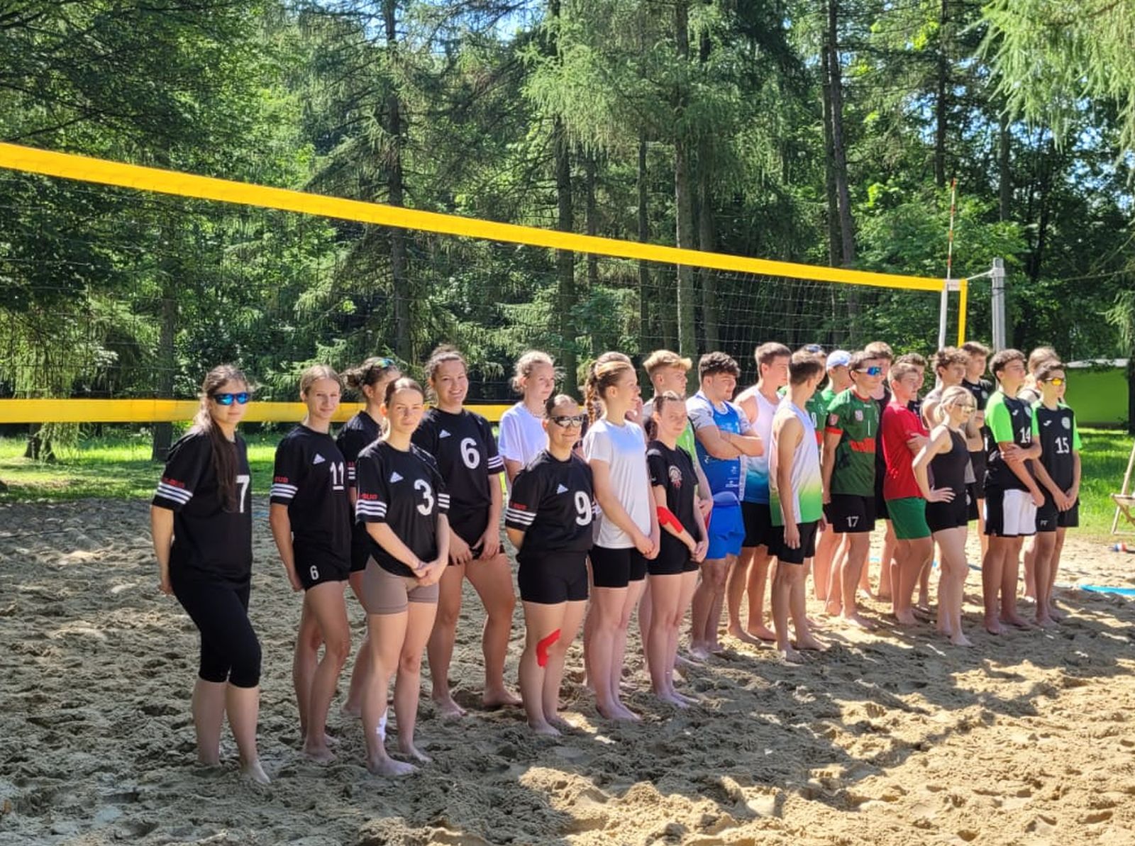  Dziewczyny Centrum rywalizowały w siatkówce plażowej 