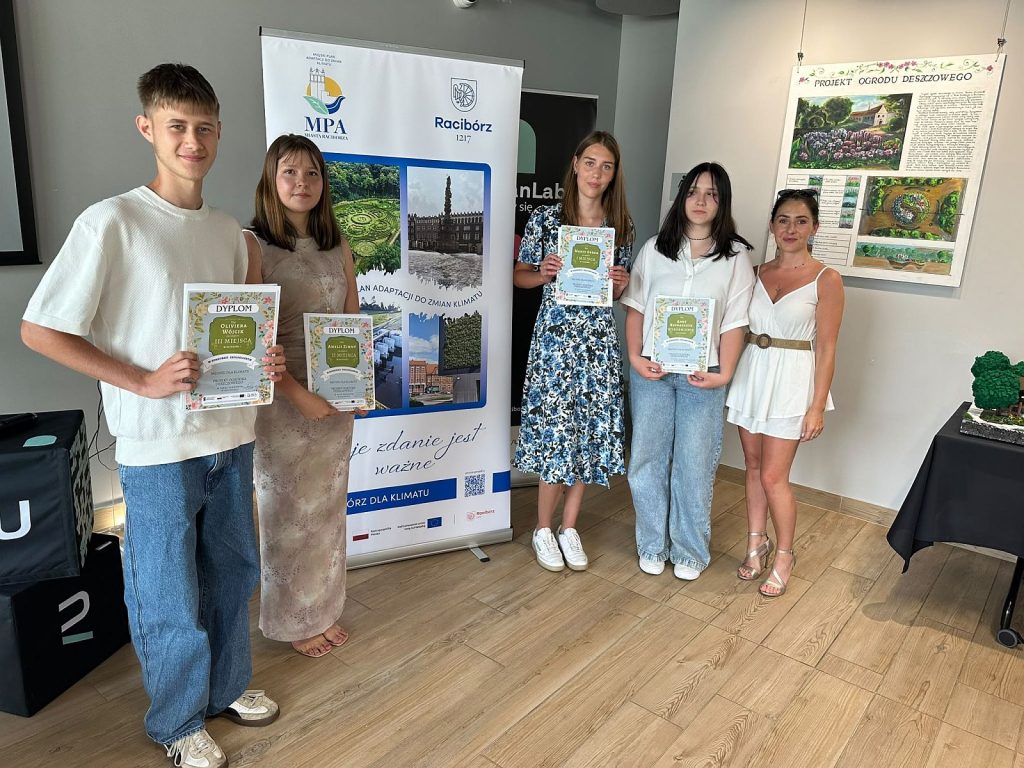 Architekci krajobrazu nagrodzeni w konkursie „Młodzi dla klimatu – projekt ogródka deszczowego”